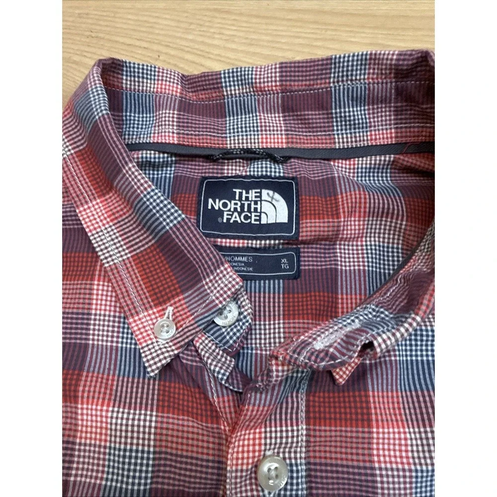 The North Face Men's Red Plaid Button Front Short Sleeve Casual Shirt Size XL - Picture 2 of 5